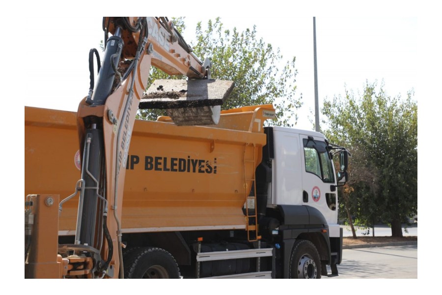 Nizip Belediyesi’nden Sanayi Sitesinde Menfez Yenileme Çalışması